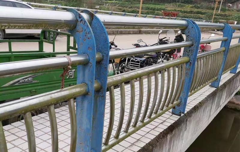 橋梁護欄