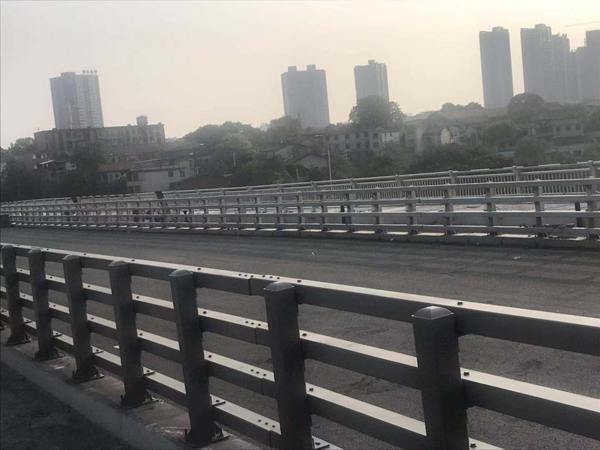 供需弱勢平衡，不銹鋼復(fù)合管價或窄幅整理！
